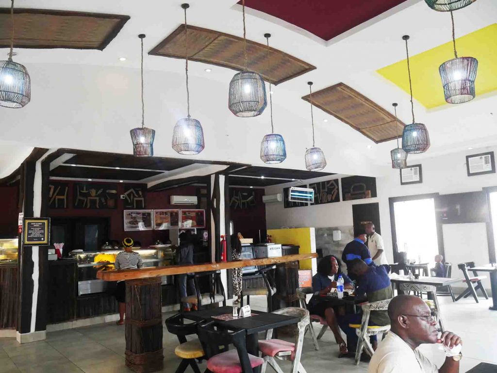 Roots Restaurant and Cafe – The best restaurant in Umuahia?